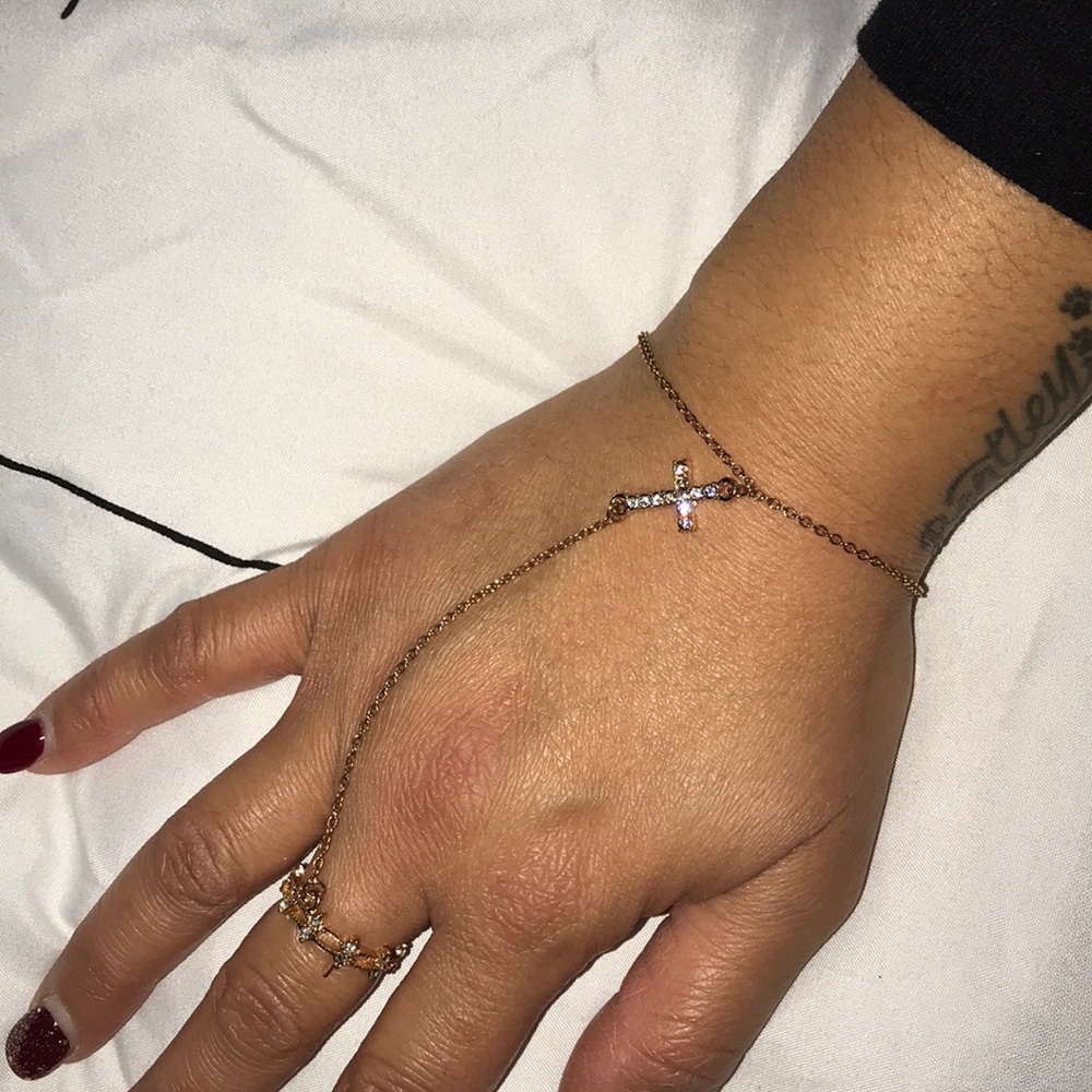 Hand chain with cross